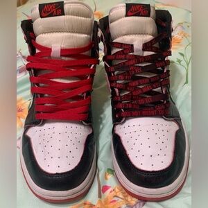 Jordan 1 Retro High
Bloodline